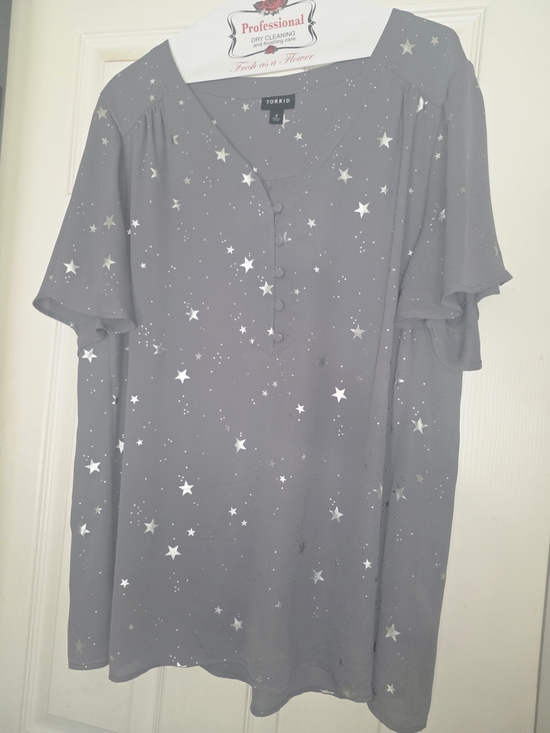 torrid Tops - torrid Gray Star-Print Short Sleeve Button Front Blouse